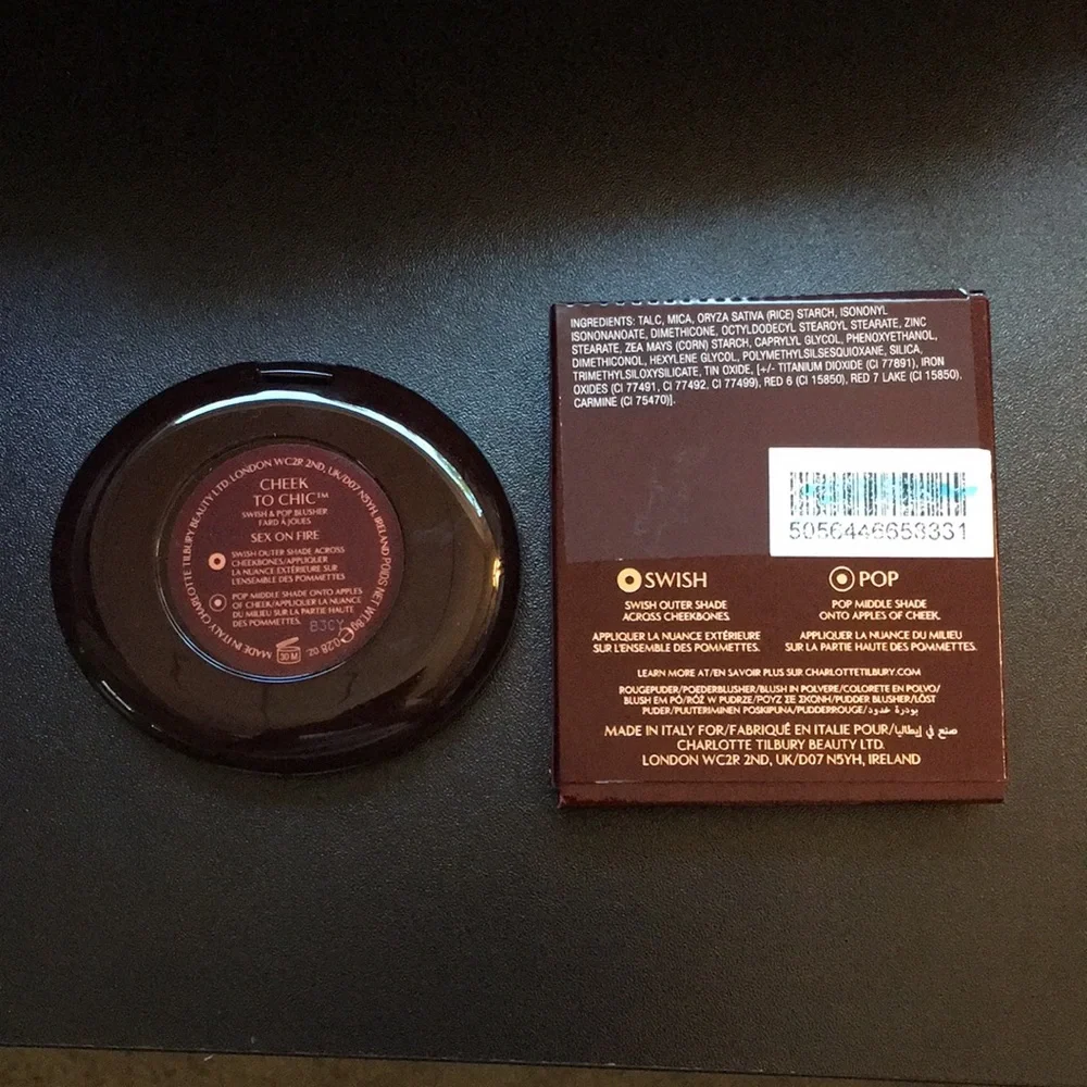 Charlotte Tilbury Cheek to Chic Blush - color Sex on Fire with cosmetic bag